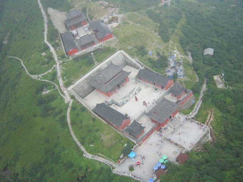 IMG_1531新金顶鸟瞰佛门庙宇.jpg