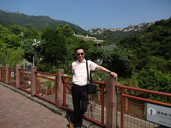 秀美的深圳东部华侨城。