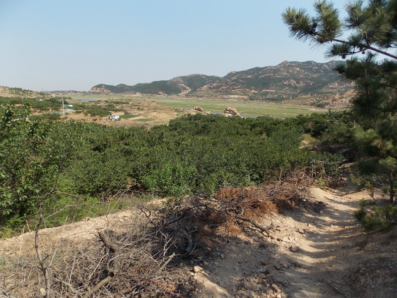 DSCN3265 从崂山水库南岸的响石村登山.jpg