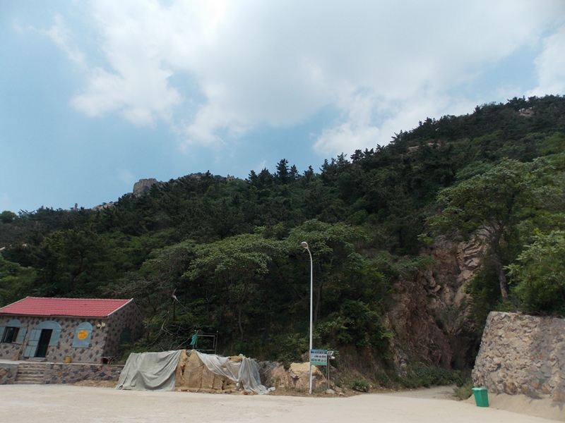 DSCN3720 从右侧山洞穿过到棉花社区.JPG