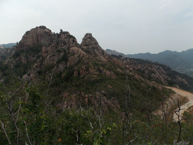 DSCN4199_远处为太和峰.jpg