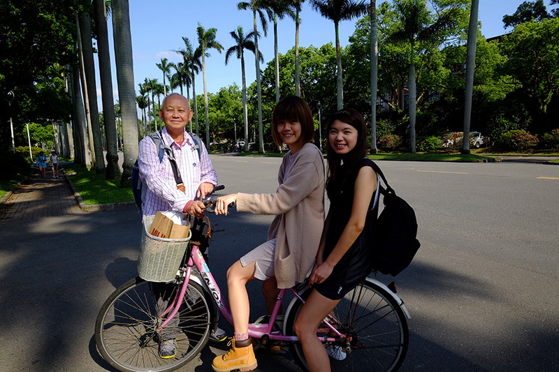 握手台湾大学的女生