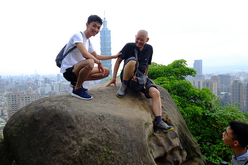新加坡同学助我登顶拍摄台北101大厦