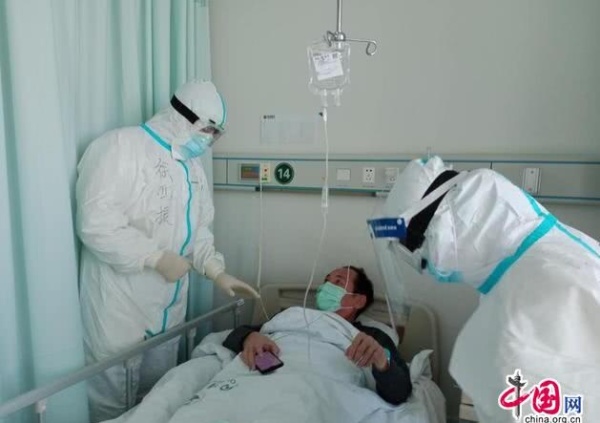 同济医院感染新冠肺炎的肾移植患者痊愈出院 1.jpg