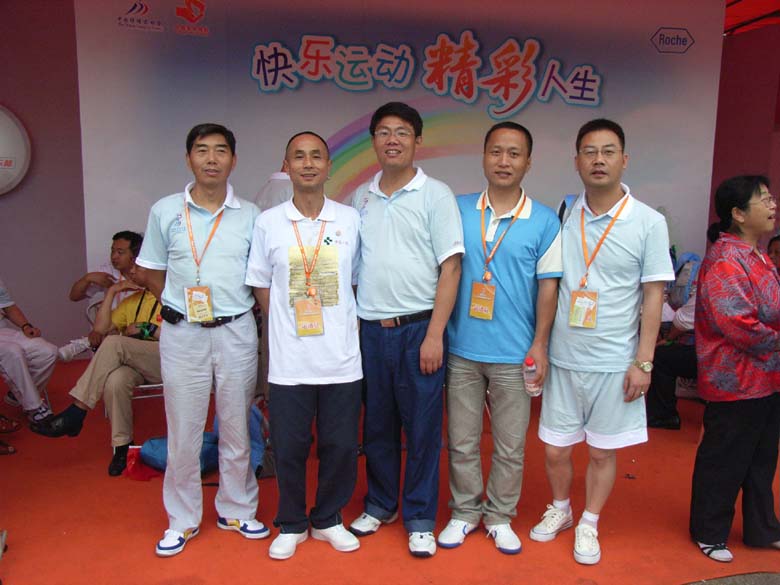 我们的队伍向太阳