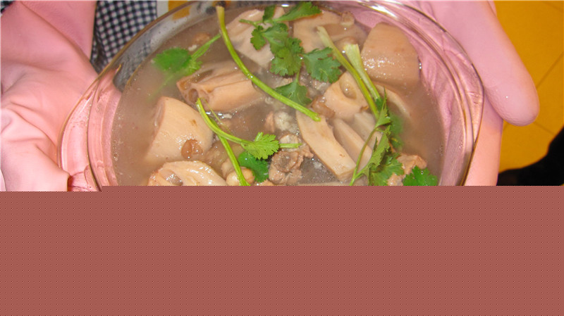 感恩的心特做的莲藕排骨汤