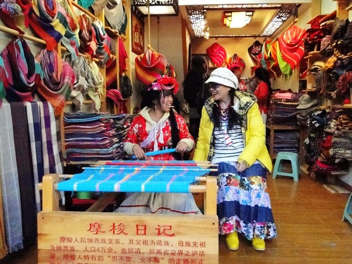 和小妹妹聊天
