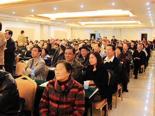 会场约200人.jpg