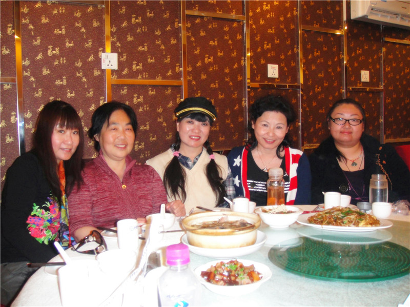 共进午餐.jpg