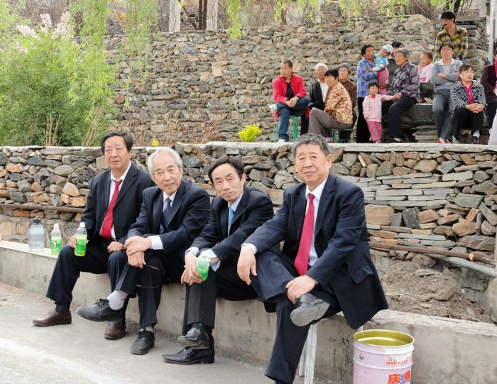 合唱团的大哥们