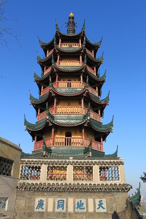 贺寿塔与天地同庚（镇江金山寺）