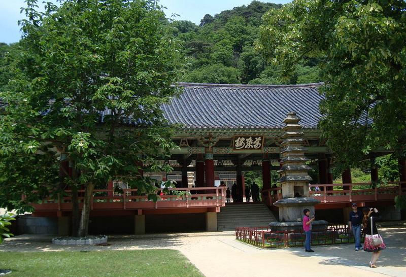 参观妙香山的寺庙.jpg