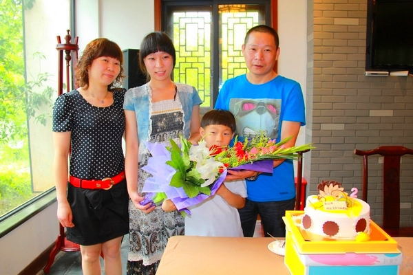 来红伟幸福一家