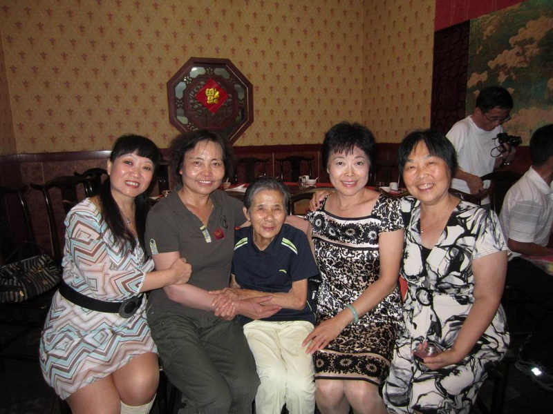 大家的妈妈.jpg