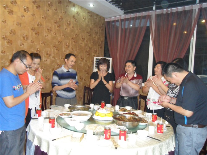1.许愿、唱生日歌.jpg