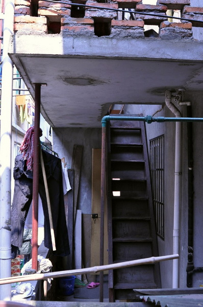屋外楼梯.jpg