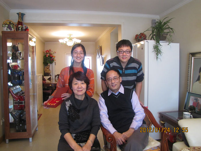 与孩子的妈及孩子合影.JPG