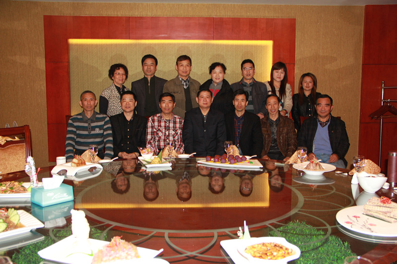 两地肝友及家属合影