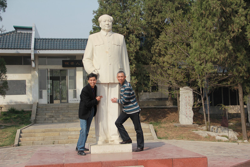 抱住伟人的大腿