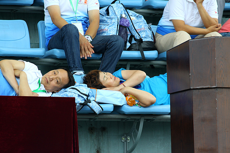 人家小睡片刻，你也偷拍