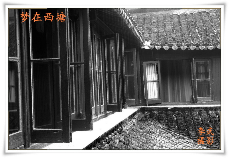 窗外落雨-1.jpg