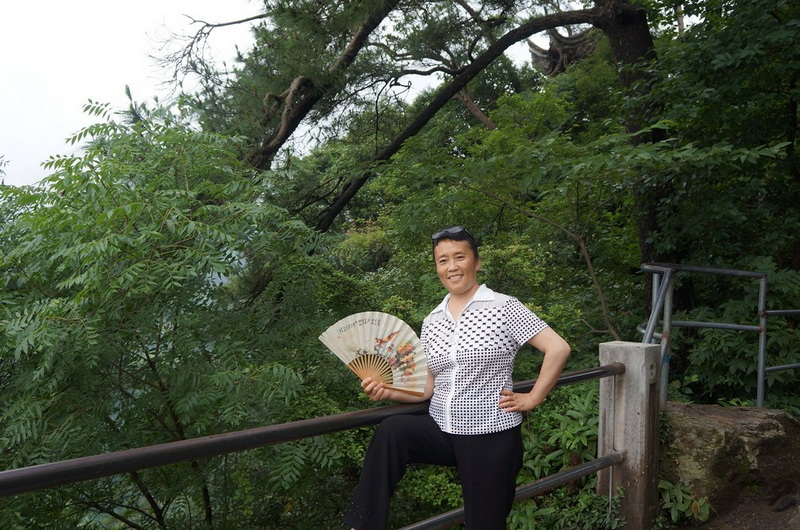 饶夫人风韵犹存.jpg