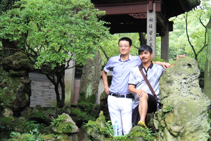 帅气的二位肝友