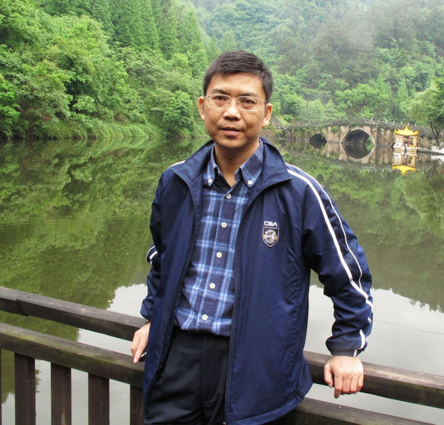 2011年武当山逍遥谷剑湖留影