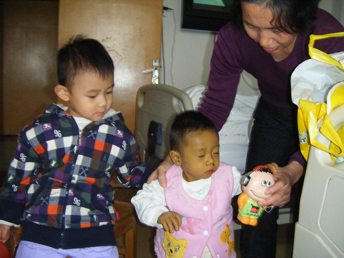 我扶你走一走 .jpg