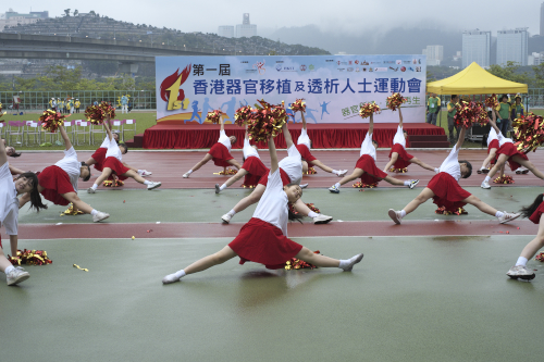 第二天才举行开幕式