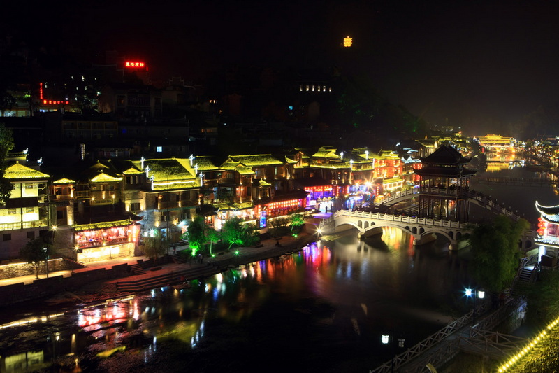 凤凰夜色1.jpg