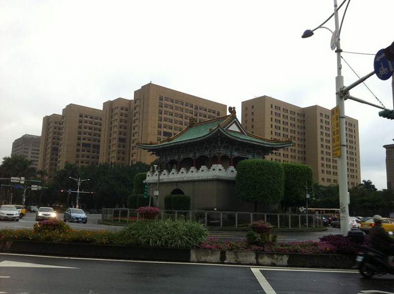 台北的东门.jpg