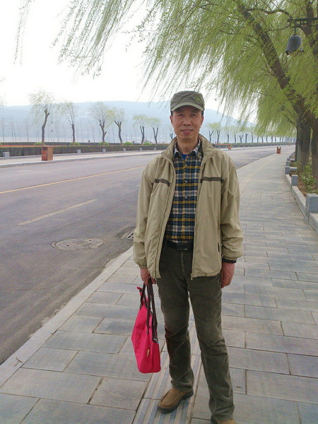 沐浴在春风里的夏花 灿烂夏花 2013-3-30 1911.jpg