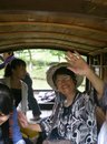 坐在游船里拍的