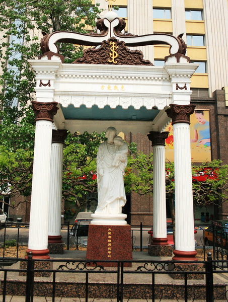 教堂全景2.jpg