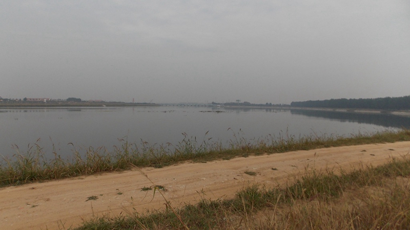 DSCN1804大沽河-北面远处是204国道大沽河大桥.JPG