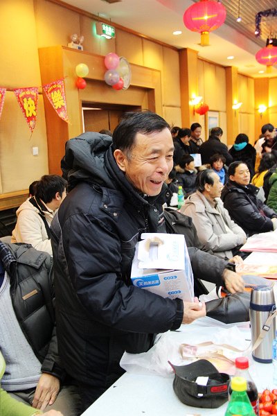 111-2贺雨林小草获奖 雨林小草得奖啦照片原由 饶编 2011-1-16 1543.jpg