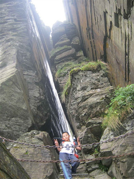 293 徒步登8000级梵净山 山石 2012-8-23 1051.jpg