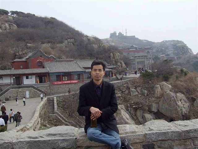 328 早立 我随良君子游四方-泰山逛天街 潇洒 2012-11-27 2218.jpg