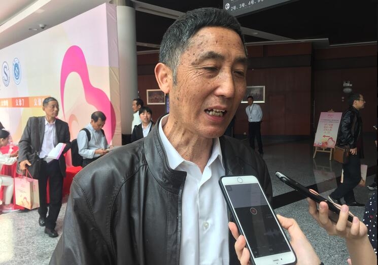 1 浙大一院完成5000例肾移植 现场来了27年前换肾成功者.jpg