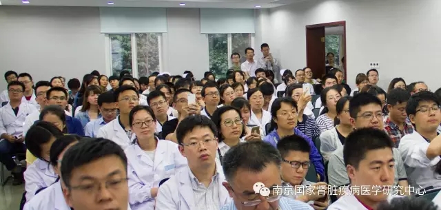 1 四楼学术报告厅内座无虚席.webp.jpg