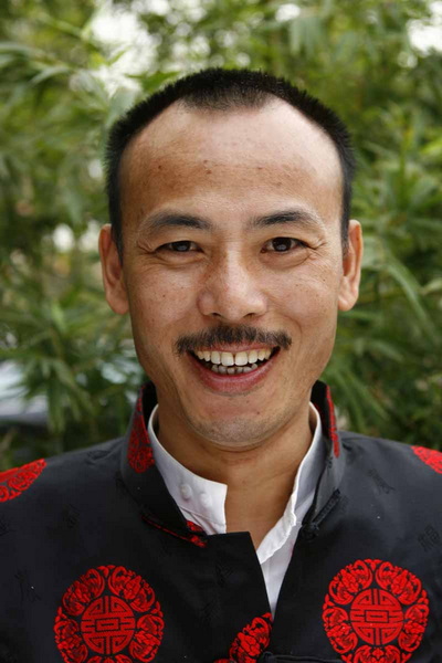 健都乐换肝整一年，荣光焕发笑开颜----祝健都乐生日快乐！