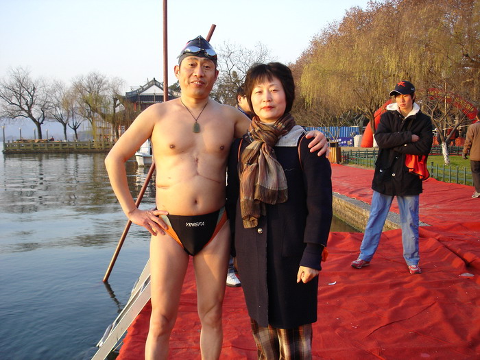 铁人呈英豪，冬日展风彩