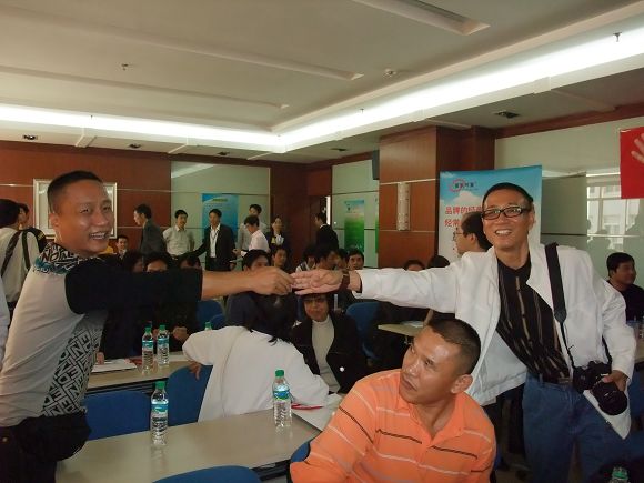 武汉四大圆满的结束了，令人难忘的，回味无穷的聚会场面仍然在眼前闪现