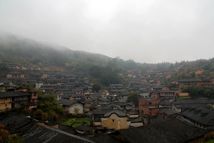 雨中的桂峰