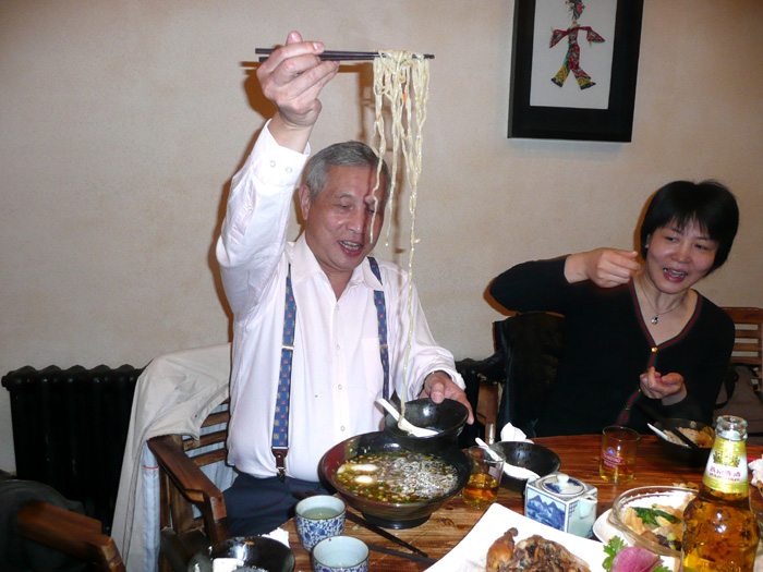 健康是金、三平两兄长生日快乐！