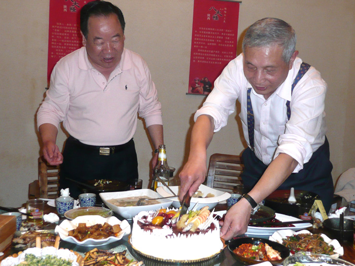 健康是金、三平两兄长生日快乐！