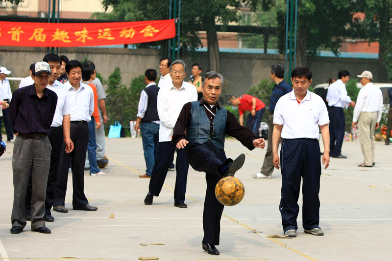 彩虹俱乐部首届移友趣味运动会侧记