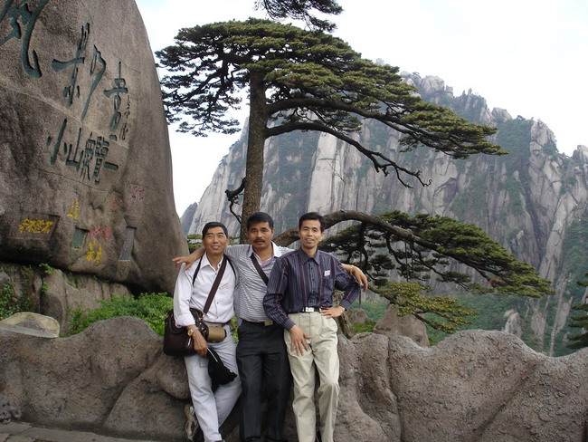 肝友结伴游黄山、相聚三天乐逍遥