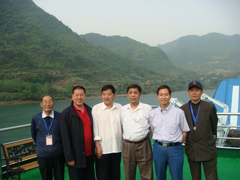 cgysBUT9.jpg